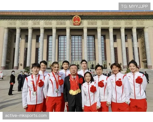 高亭宇这日常比比赛精彩多了，谁想到还能这么宠娃喝咖啡不慌不忙